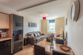 Harbour view - 2 bedroom - stunning harbour views